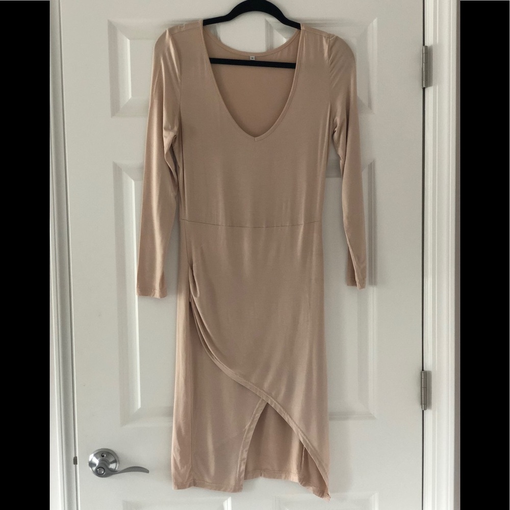 Long sleeve midi dress w small slit